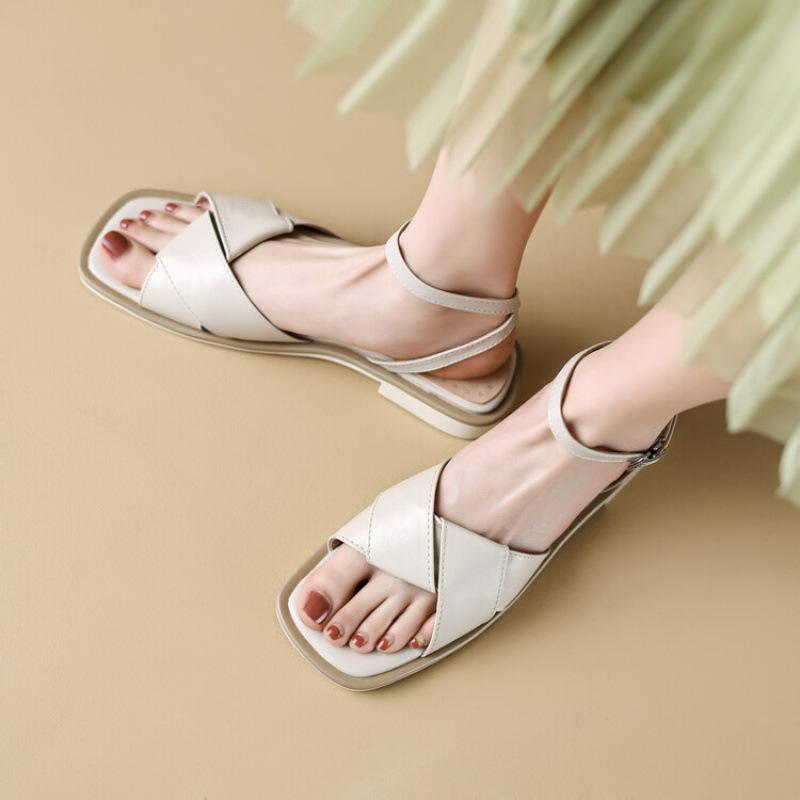 Summer Korean version of women's sandals new round head flat bottom sandals women's foot rubber soft sole large size shoes solid color women's shoes