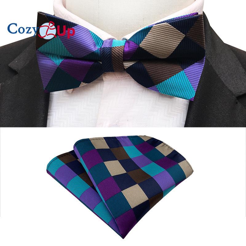 Costum Din Două Piese Papion Paisley Și Batista De Buzunar