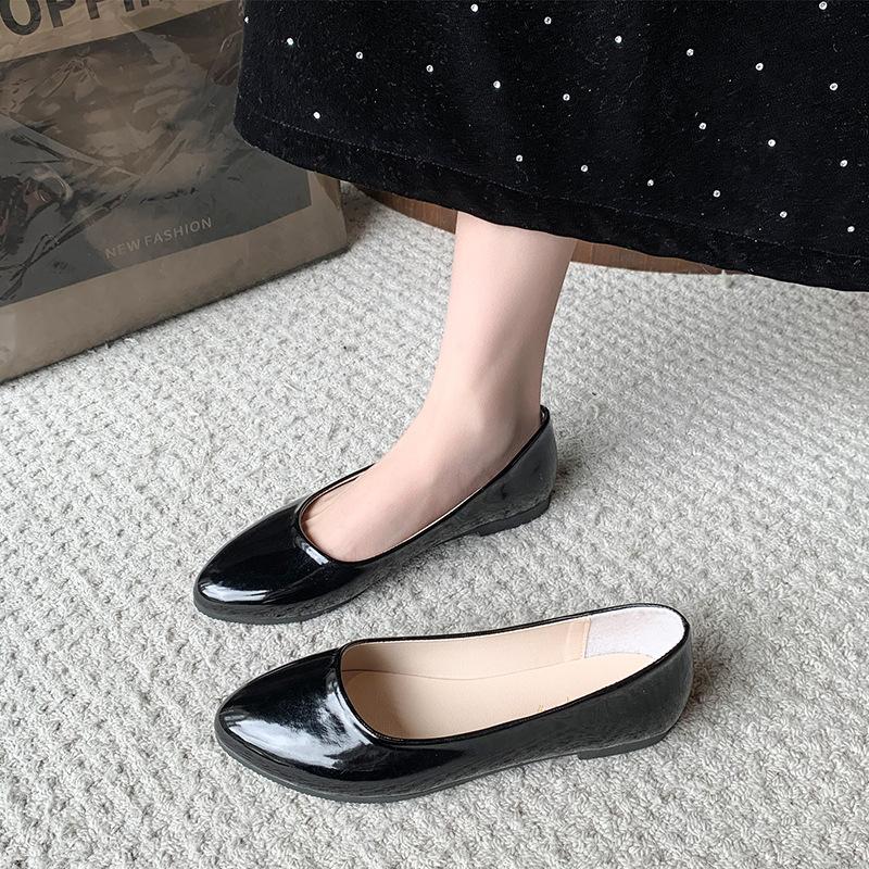 White Work Shoes Women's Thick Heel Soft Leather Soft Sole Nurse Shoes Are Not Tired After Standing for a Long Time, Professional Comfort, Beig