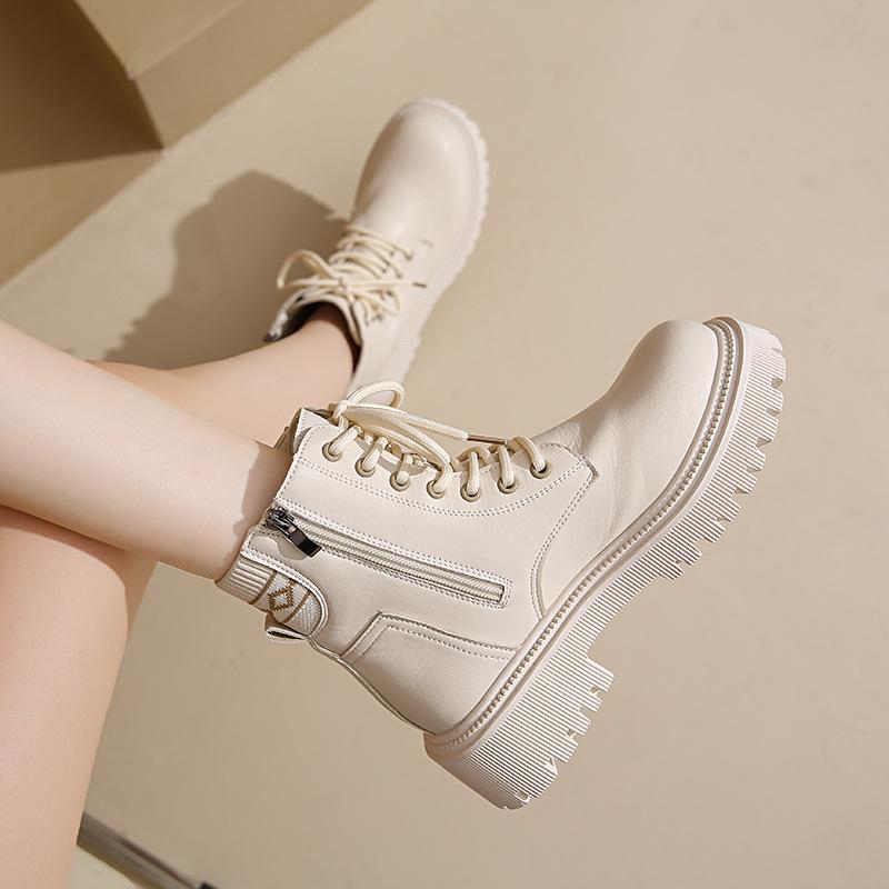 Large size Martin boots women's 41-43 spring and autumn wear fat feet wide explosion British style thick-soled lace-up locomotive short boots