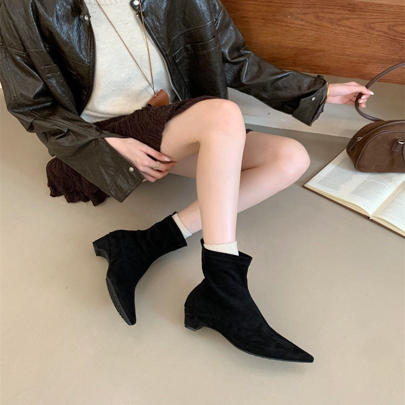 2025 New Versatile Fashion Short Boots Women's Pointed Head Low Heel Simple Temperament Thin Short Boots
