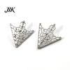 Suit Collar Clip 1 Pair Vintage Shirt Clip, Hollow-Out Decoration Alloy Retro Clothing Accessory Triangle Brooch Pin for Men Women Decorative Fastener