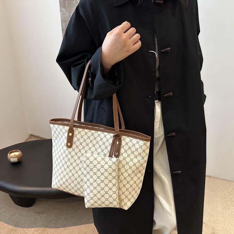 Retro class large capacity handbag women's bag new trend fashion tote bag casual shoulder armpit bag