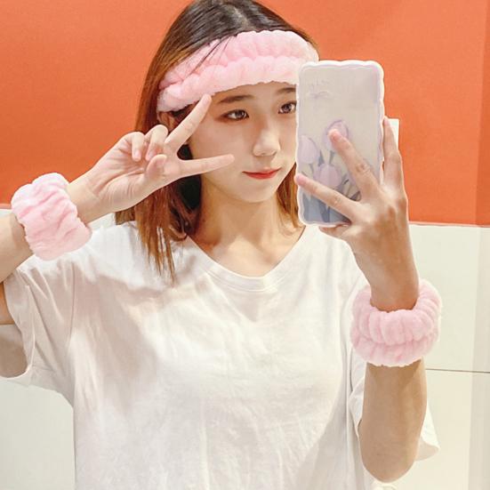 2Pcs Face Wash Wristbands Super Soft Highly Absorbent Elastic Allergy Free Quick Dry Coral Velvet Makeup Wrist Wraps Washing Face Wristbands Home