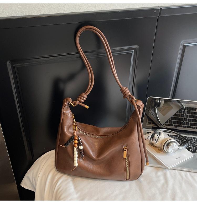 Autumn and winter retro niche underarm bag women s 2025 new Korean deerskin velvet tote bag large-capacity shoulder bag коричневый