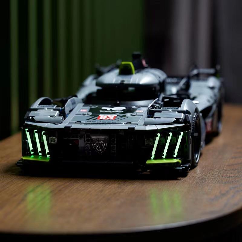LEGO Technic PEUGEOT 9X8 24H Le Mans Hybrid Hypercar 42156