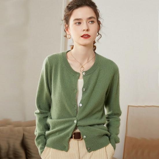 Women's Thickened Cashmere Sweater: Double-Strand Loose Short Knit, Round Neck, Warm Base Layer, Regular Shoulder.