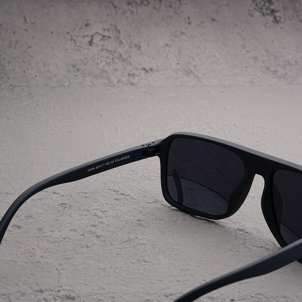Pilot Men's Polarized Punk Style Sunglasses - Lightweight Sports Driving with Spring Hinges and Sun Protection.