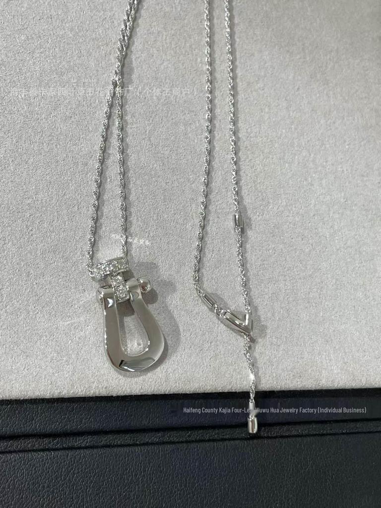 18K Rose Gold Horsebit Necklace with Diamond Inlay for Women