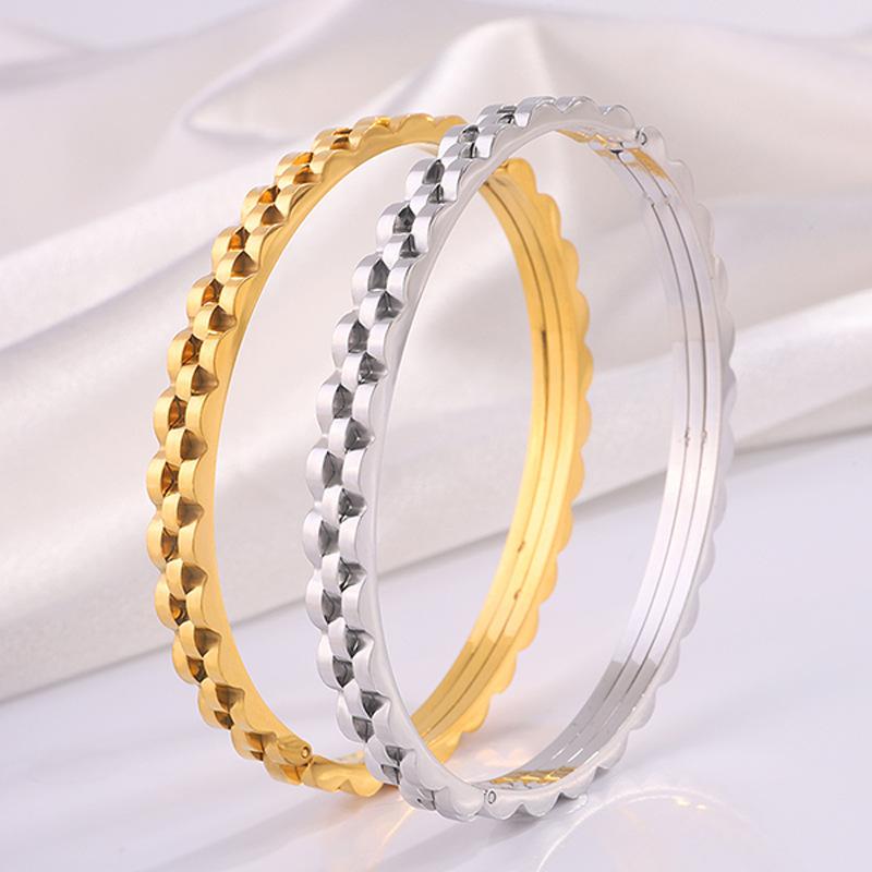 Titanium Steel Bracelet - Fashionable And Exquisite, Non-fading Bracelet For Girls