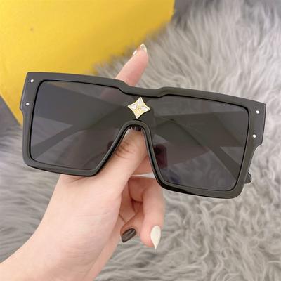 Fashion Luxury Sunglasses for Women and Men Stylish Designer Brand Square Unisex Sun Glasses Flower Pattern Eyewear UV400
