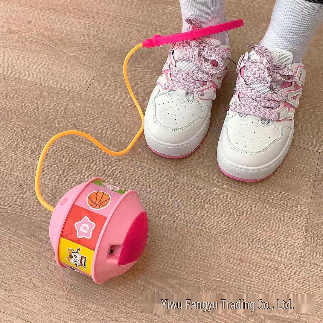 

Обновленный светящийся в темноте мигающий прыгающий мяч с петлей для ноги для детей