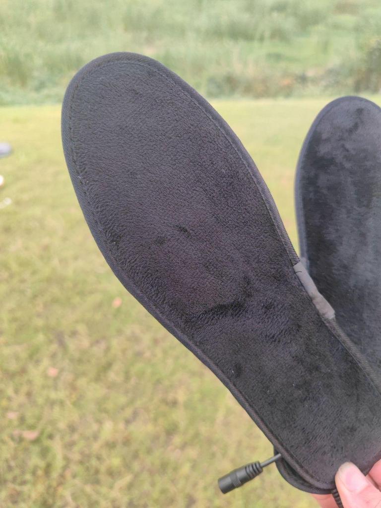 Winter Warm USB Self-Heating Insoles: Non-Rechargeable Cold-Proof Electric Insoles
