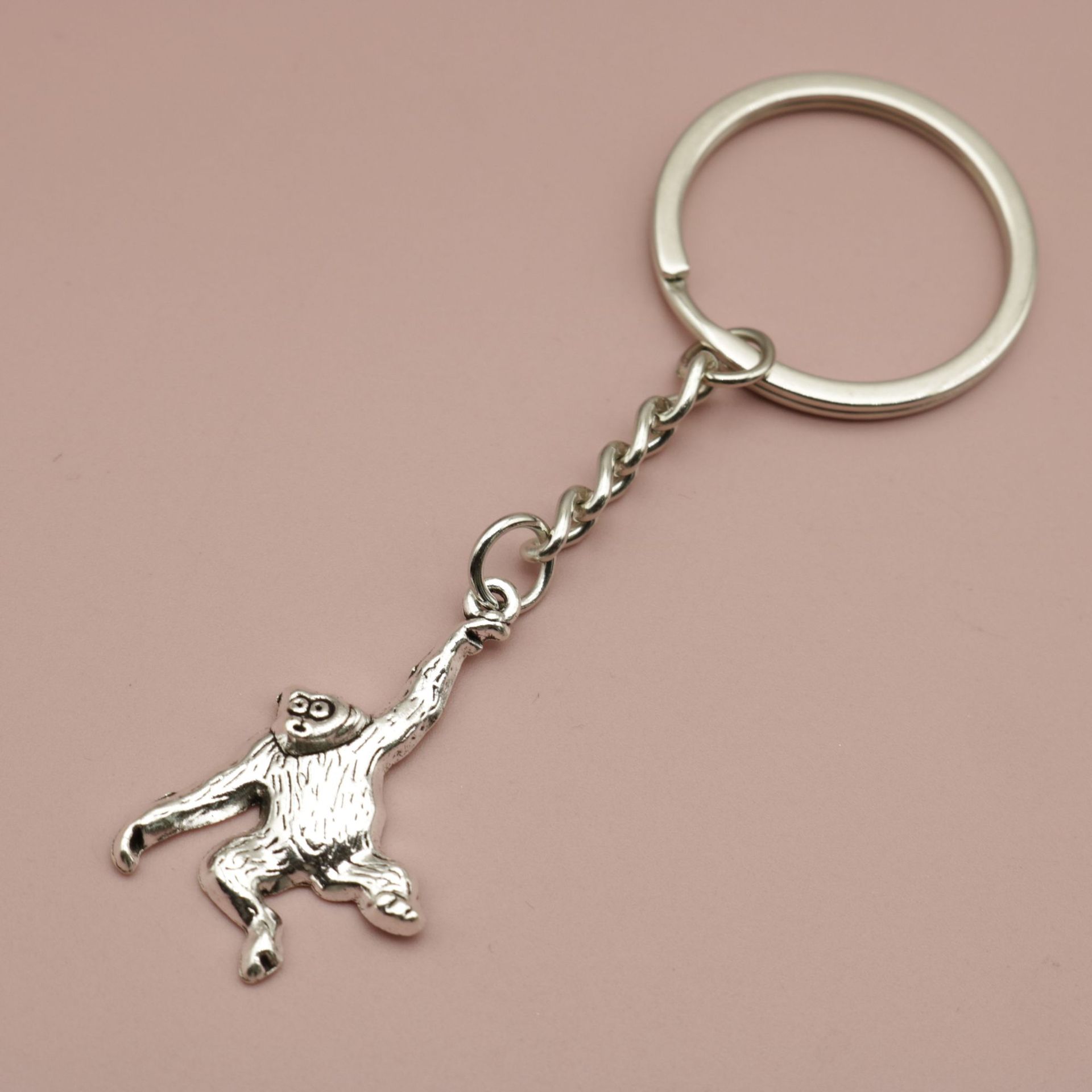 

Горячие продажи ювелирных изделий, минималистский кулон-брелок в виде обезьяны-гориллы one size