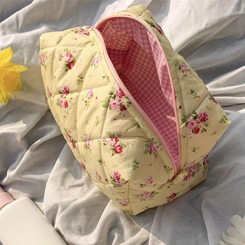 Large Capacity Cute Bow Flower Cosmetic Bag for Women Girls Makeup Organizer Travel Toiletry Bag Zipper Lipstick Storage Bag New