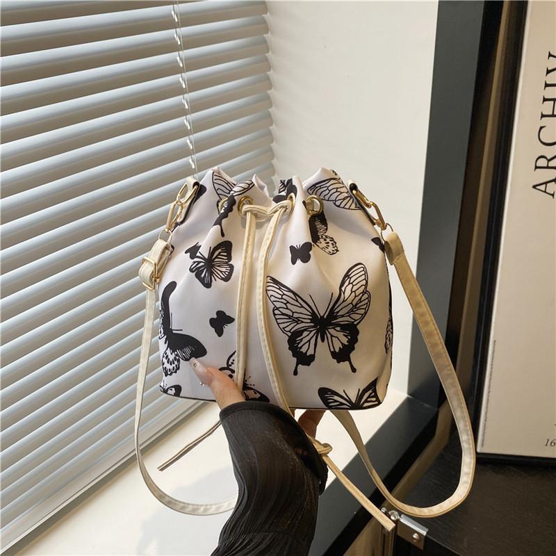 Casual Art Canvas Bag Women's Autumn New Tote Bag Large Capacity Butterfly Strawberry Bucket Bag