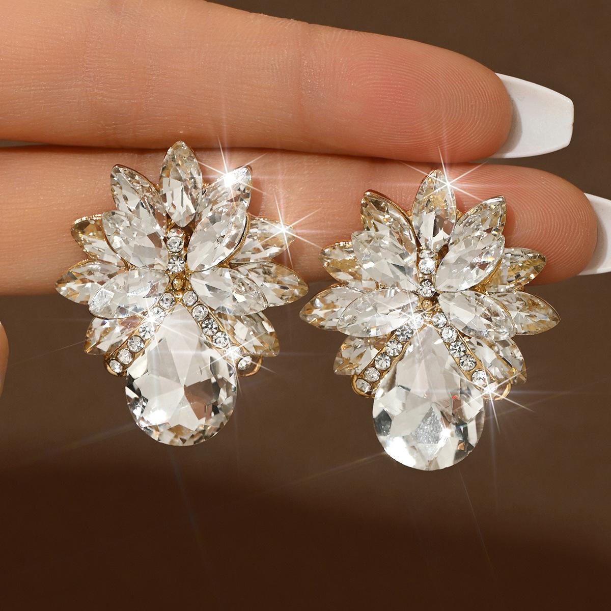 

Серьги-пусеты из сплава с цветами, женские модные серьги с бриллиантами, серьги для личности, серьги премиум-класса для знаменитостей, серьги с кристаллами для званого ужина, серьги Серьги