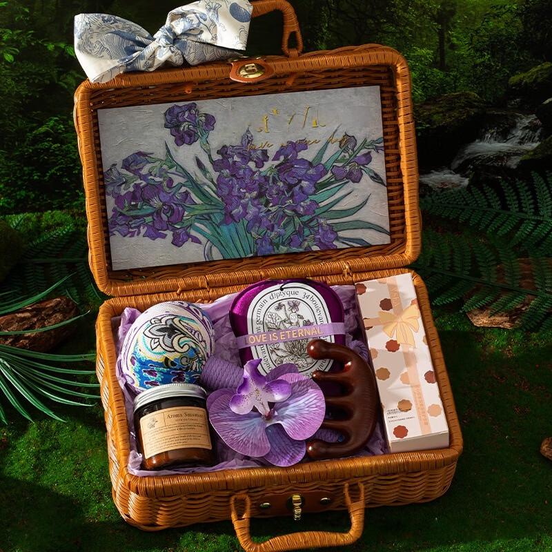 Monet s Garden Premium Gift Box