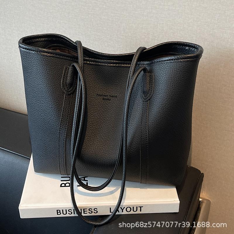 Retro Tote Bag Women's New Fashionable Simple Large-capacity Armpit Bag Casual Versatile Commuter Shoulder Bag