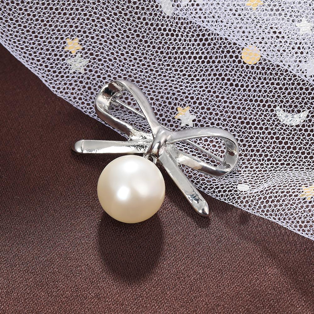 Small Brooch, Bow, Anti-light Brooch, High-end Chest Seam-free Shirt, Anti-light Button Pin.