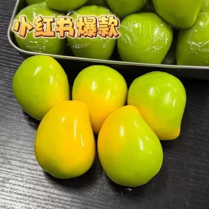 Handmade Crispy Mango Stress Ball Squeeze Toy, Color-Changing Mango Squishy Fidget Ball, Asmr Sensory Stress Relief Toy