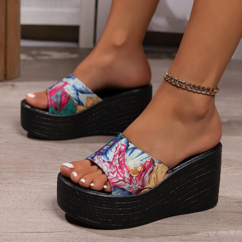 

Женские летние сандалии, новые, на толстой подошве, на танкетке, удобные, большого размера, с принтом, женские крутые шлепанцы, партия 43 красный