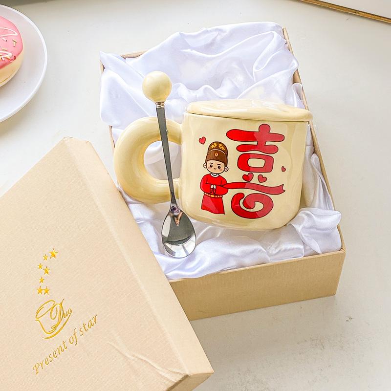 Cute High-value Festive Mug with Lid Spoon Couple Pair Cup Wedding Gift Ceramic Drinking Cup Coffee Cup