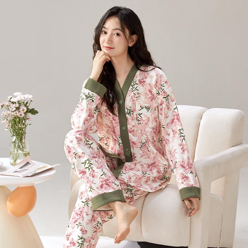 2026 Women's Milk Silk Pajamas Set: V-Neck Cardigan, Long Sleeve, Long Pants, Thin Polka Dot Print for Spring and Autumn