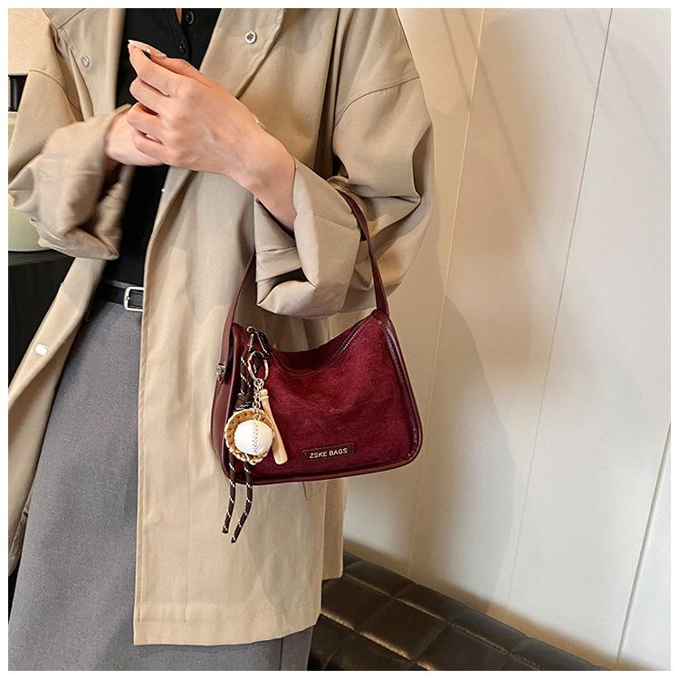 Underarm bag women's autumn versatile 2025 new fashion chain shoulder messenger bag high-end sense work small bag
