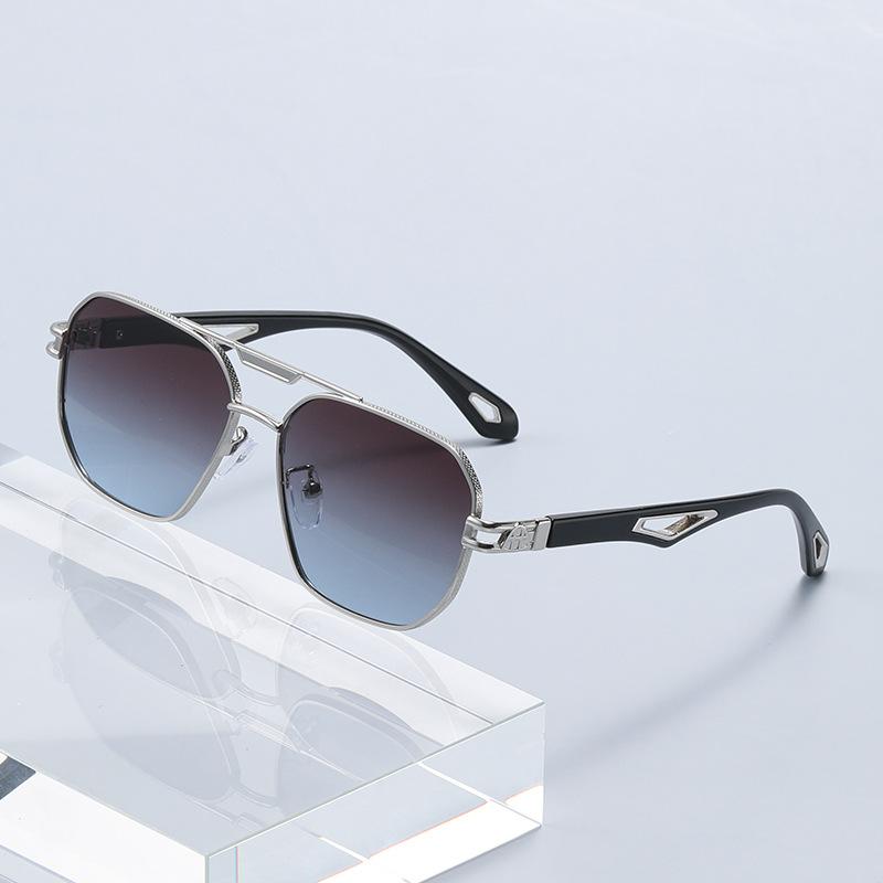 Fashionable Versatile Square Framed Metal Sunglasses Trendy UV Resistant Glasses Going Out Street Photography Walk The Show
