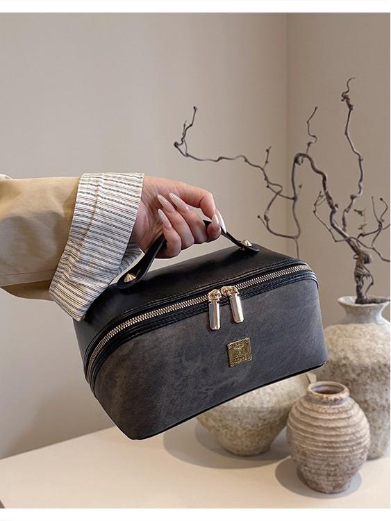 Celebrity Makeup Bag: Large Capacity Accordion Pillow Cosmetic & Toiletry Storage