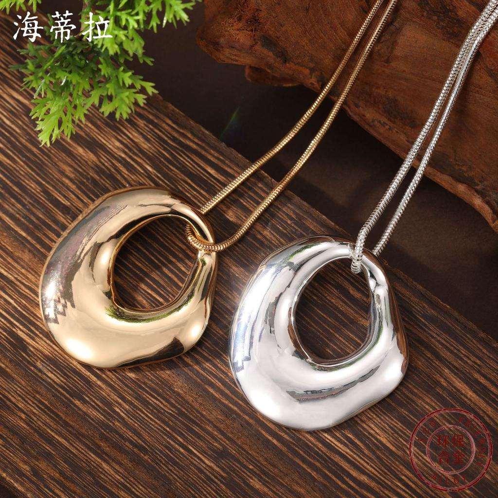 New Glossy Hollow Geometric Long Pendant, Irregular Round Long Necklace for Women's Fashion and High Sense
