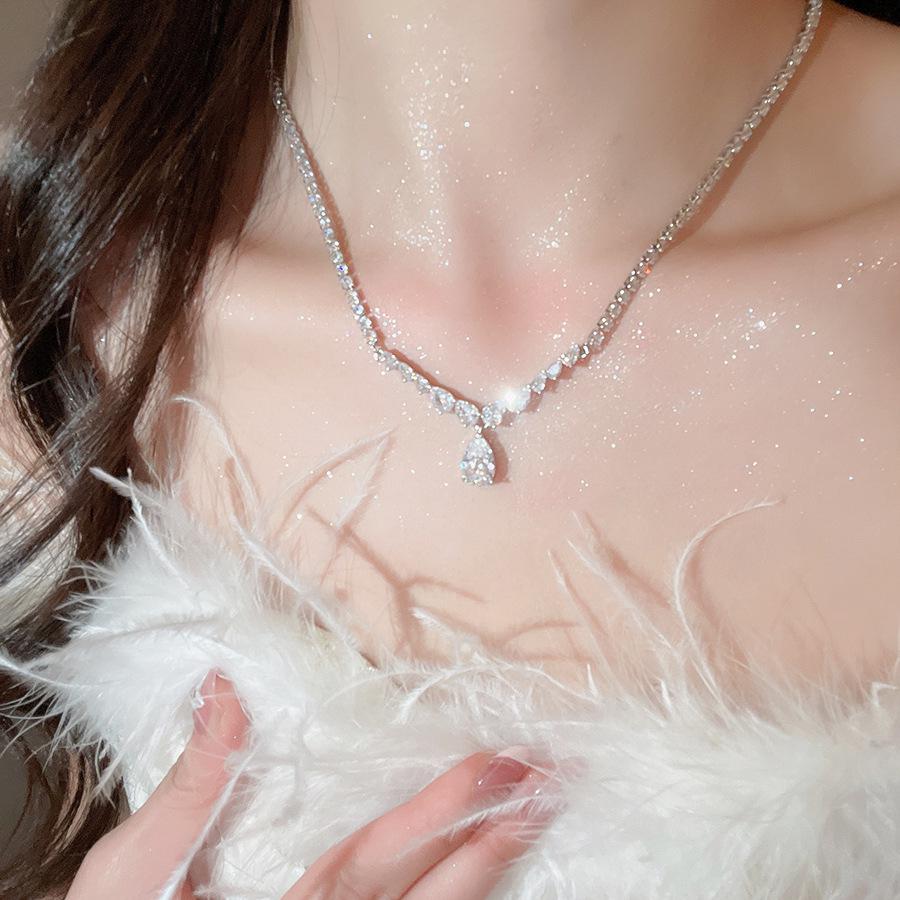 French Luxury Zircon Water Drop Pendant Necklace