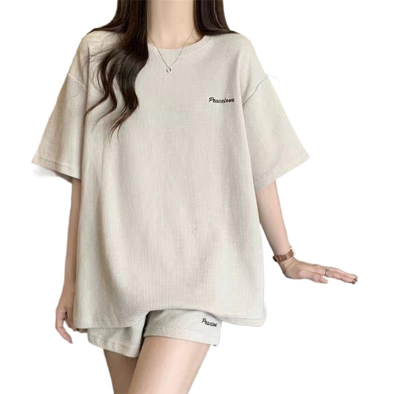 Trendy Summer Two-Piece Running Set: Loose Fit Short-Sleeve Top & Slimming Shorts for Female Students
