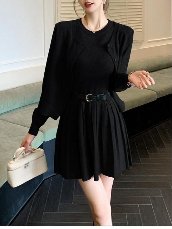 Dámský pletený kardigan a šaty set: Měkký Všestranný Podzimní/Zimní Dvoudílný Set s Svetrovým Kabátem s Kulatým Výstřihem a Plisovanými Špagetovými Šaty-Vestou