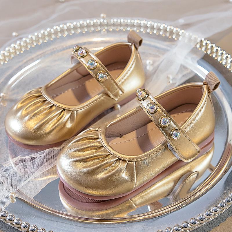 Dětské retro baleríny Mary Jane: Dívčí jednobarevné nízké princeznovské boty s kulatou špičkou, na suchý zip a s perličkami.