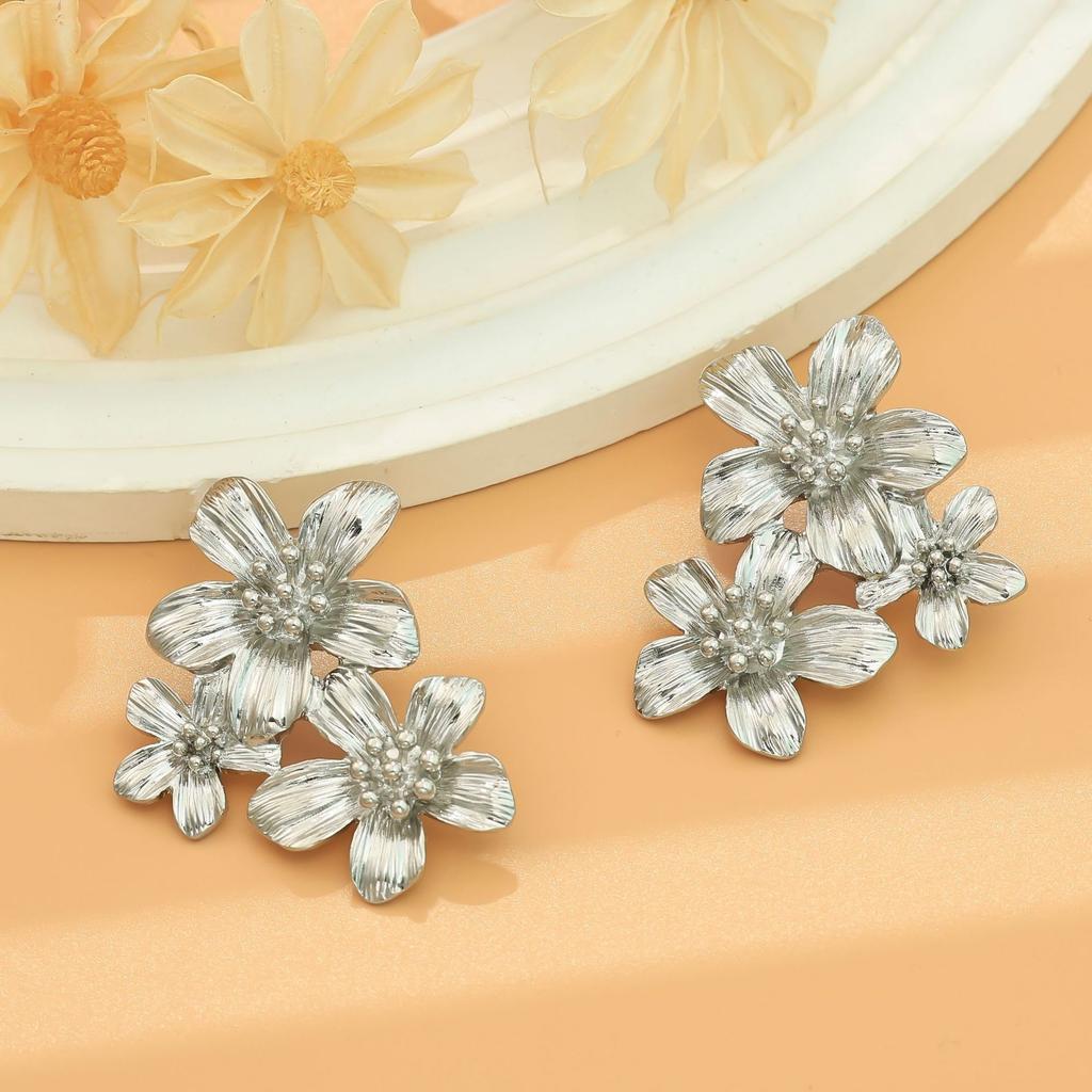 Fashion trend Metal wind flower earrings Simple high-end earrings Personality temperament Flower earrings