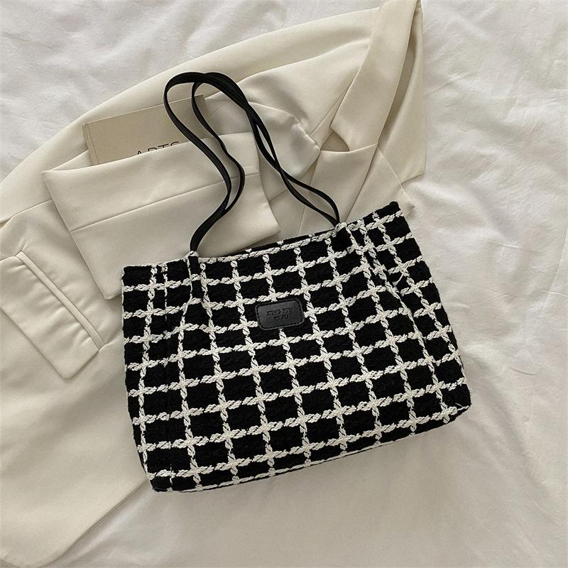 This Year, the Popular Large Bag Women's 2025 Summer New Foreign Style Large Capacity Plaid Fashion Shoulder Bag Tote Bag