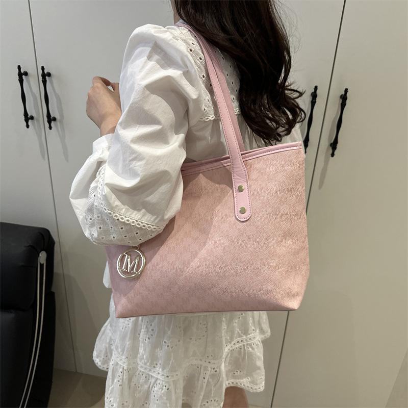 Stylish Personality Large Capacity Letter Simple Printing Tray Extra Large Bag Women's New Shoulder Bag