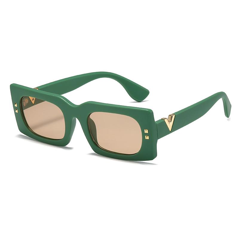 Y2K Square Rivet Sunglasses Women Men Vintage Punk Hip Hop UV400 Luxury Designer Shades
