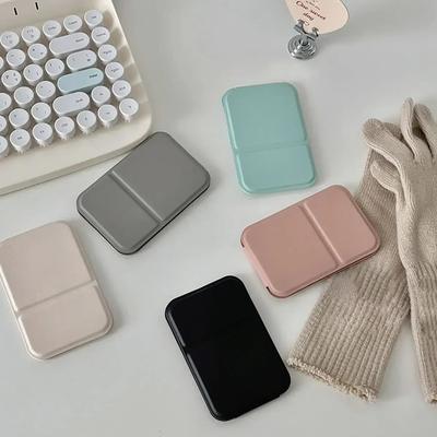 Miroir de maquillage de bureau en cuir PU de couleur unie, miroir de poche portable simple et pliable pour étudiant, miroir de poche compact et mignon