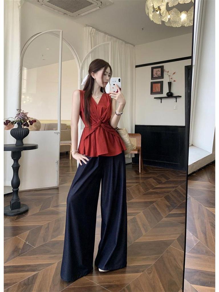 Stylish French Chic Twisted Sleeveless Tank Top – New Summer Arrival, Slim-Fit & Flattering Vacation Wear