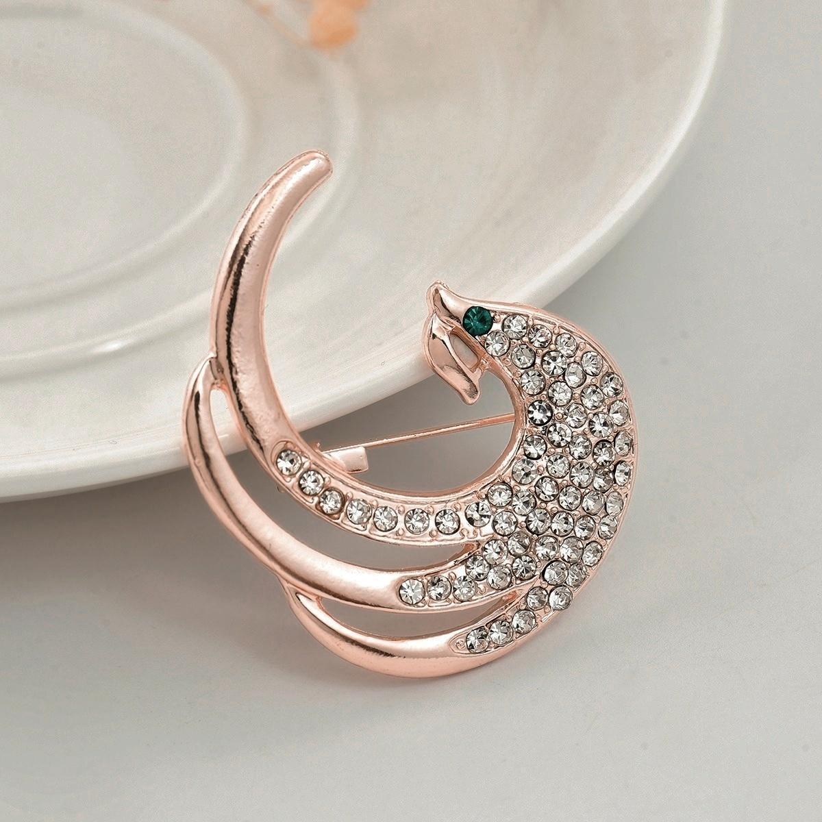 

Хрустальная брошь Лебедь: Элегантная женская брошь с бриллиантами класса люкс «Темперамент»