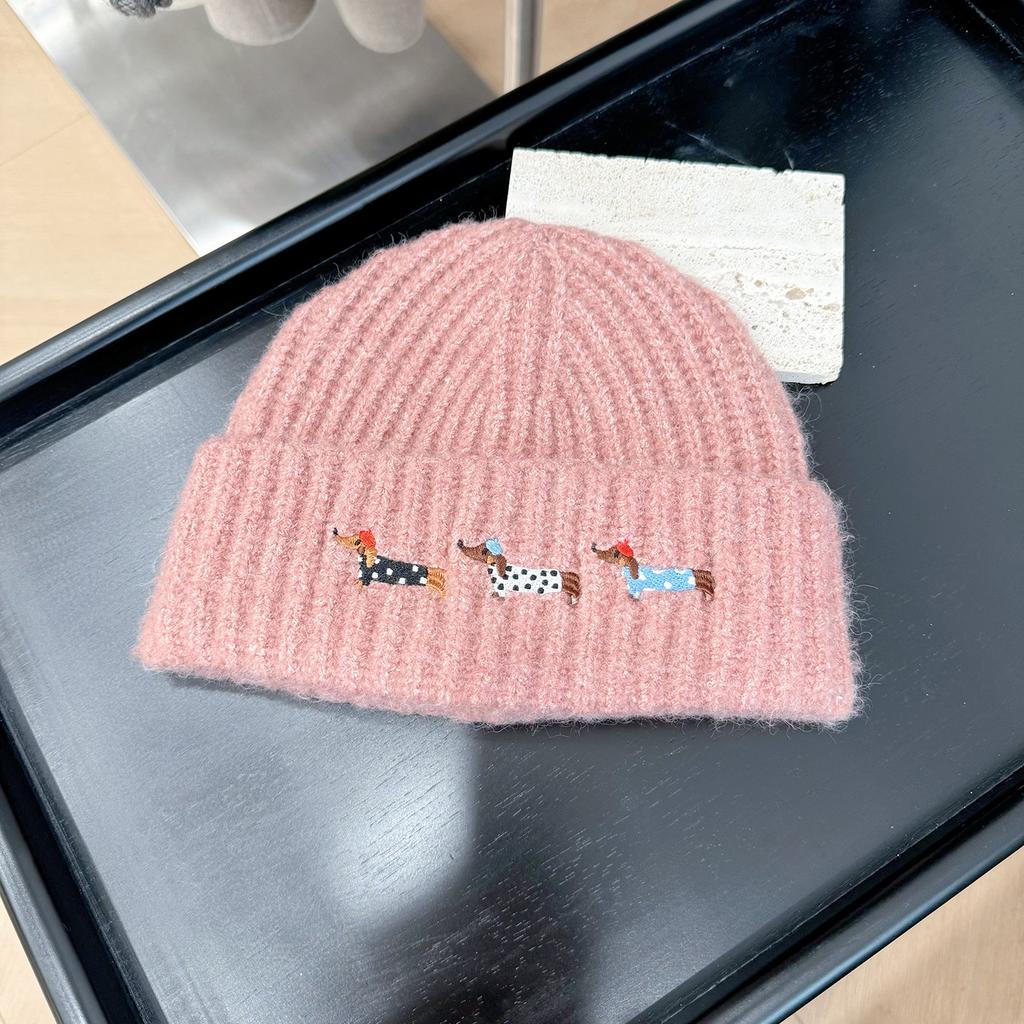 Grey cute dachshund embroidered knitted hat for children, thickened warm big head circumference wool hat, small face baotou hat