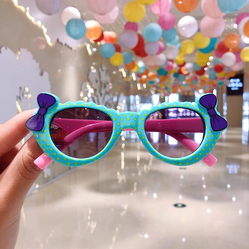 2Pcs Kids Flower Heart UV400 Sunglasses Boys Girls Lovely Shade Goggles Eyewear 2Pcs Kids Flower Heart UV400 Sunglasses Boys Girls Lovely Shade Goggles Eyewear