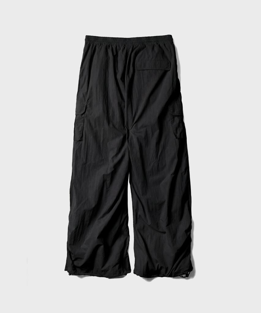 Maseumaluljeueopaeleol Essential Parasuit Shirring Cargo Pants_Black