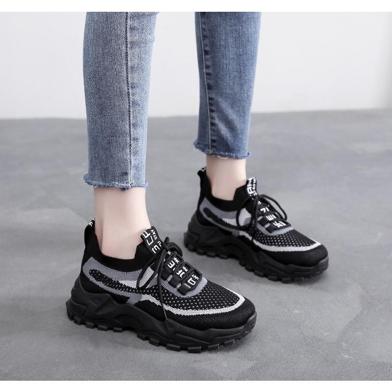Nové sportovní dámské boty šněrovací módní prodyšné tkané fly-weave dámské boty platformové podrážka lehké dad boty módní trendy boty