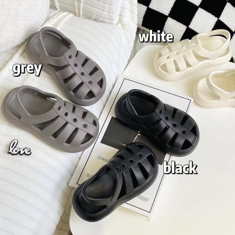 Children's Roman Sandals Boys and Girls Kindergarten Summer Soft-soled Hole Shoes Beach Shoes Bag Head Non-slip Classmates