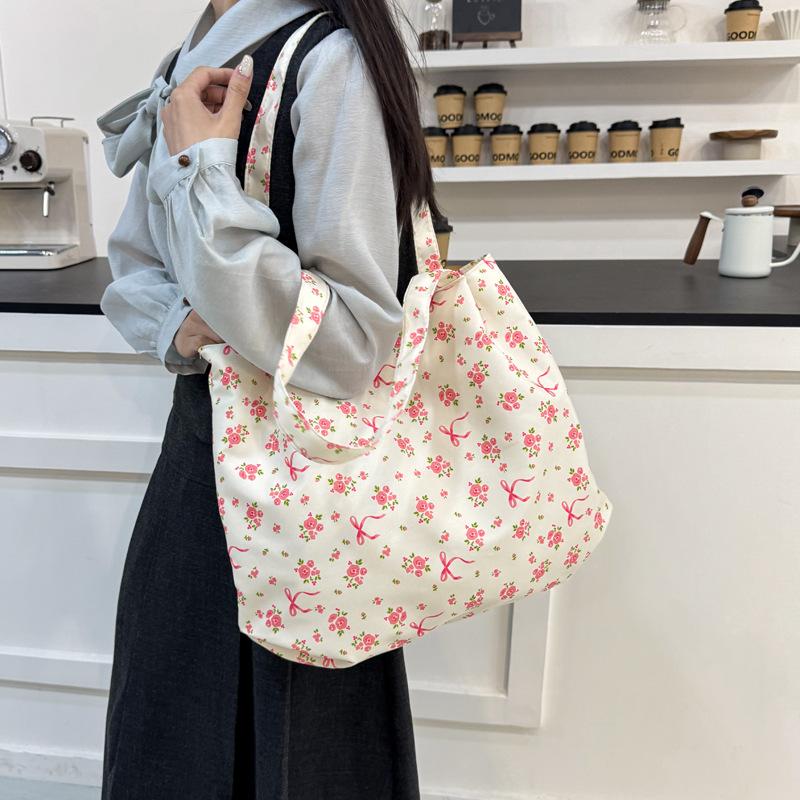 2025 New Floral Bag Trend Large Capacity Rose Canvas Beach Shopping Bag Underarm Shoulder Women's Bag