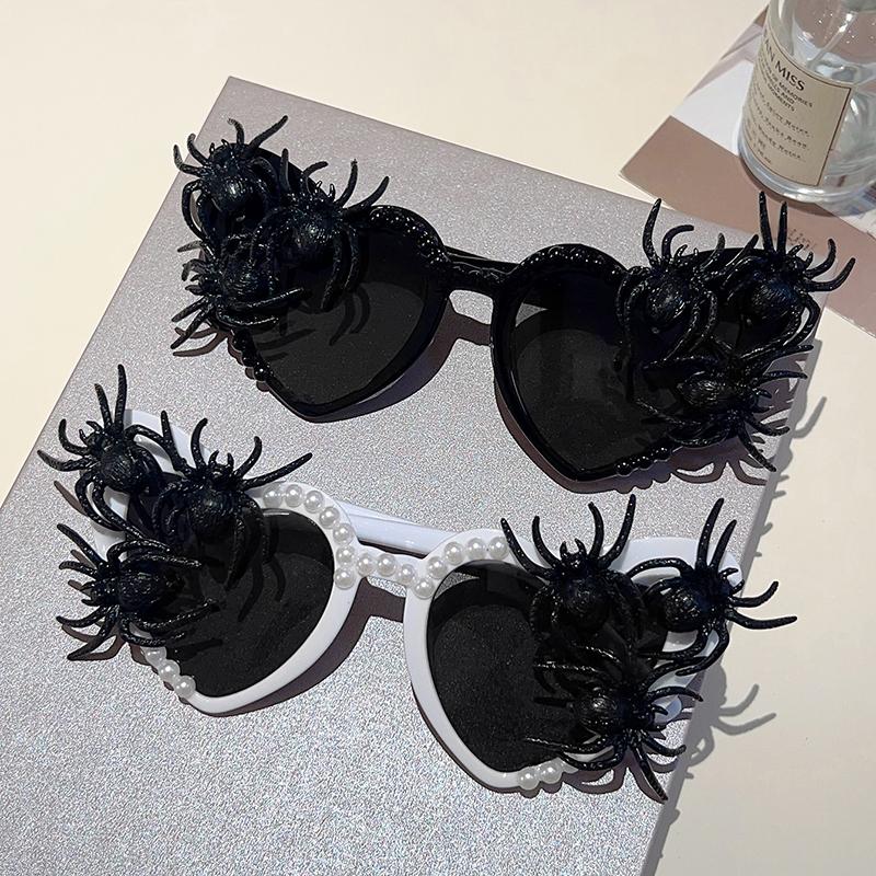 Fashion Shiny Pearl Design Shades Funny Spider Decor Carnival Party White Sunglasses Women Ins Brand Decor Sun Glasses
